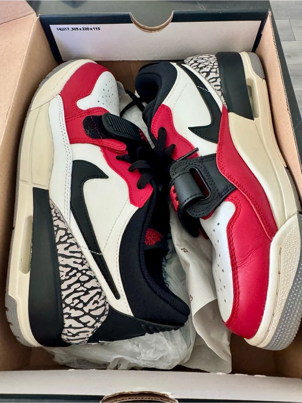 Nike Jordan Men's Red, Black & White Men’s Size 8
